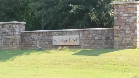 2641 Hannah Dr, Deatsville, AL 36022