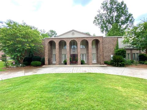 305 Willow Dr, Enterprise, AL 36330 photo 1
