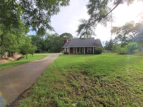 5221 Mona Dr, Millbrook, AL 36054 photo 1