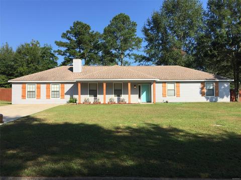 146 Blake Dr, Ozark, AL 36360 photo 1