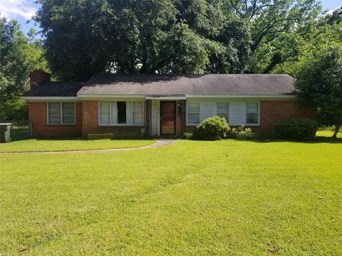 909 Parkwood Dr, Montgomery, AL 36109