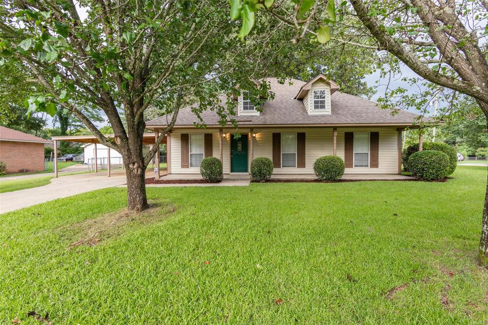 55 Ginfield Ct, Coosada, AL 36020 26 Photos MLS 498890 Movoto