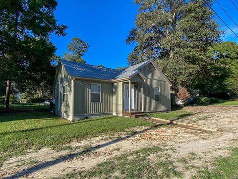 110 East Maple Avenue, Geneva, AL 36340 photo 1