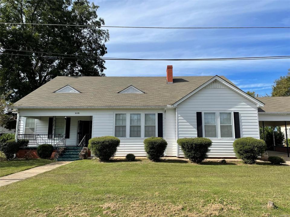 103 Freeman Ave, Tallassee, AL 36078 25 Photos MLS 506438 Movoto