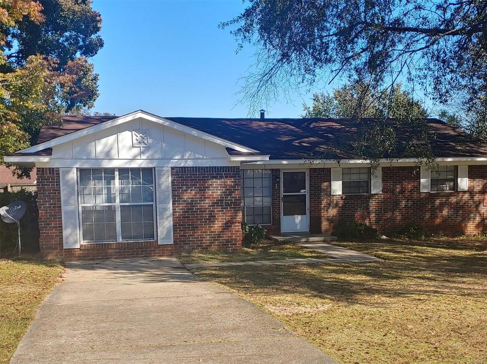 103 Griffith Ave, Prattville, AL 36066 1 photo MLS 506467 Movoto