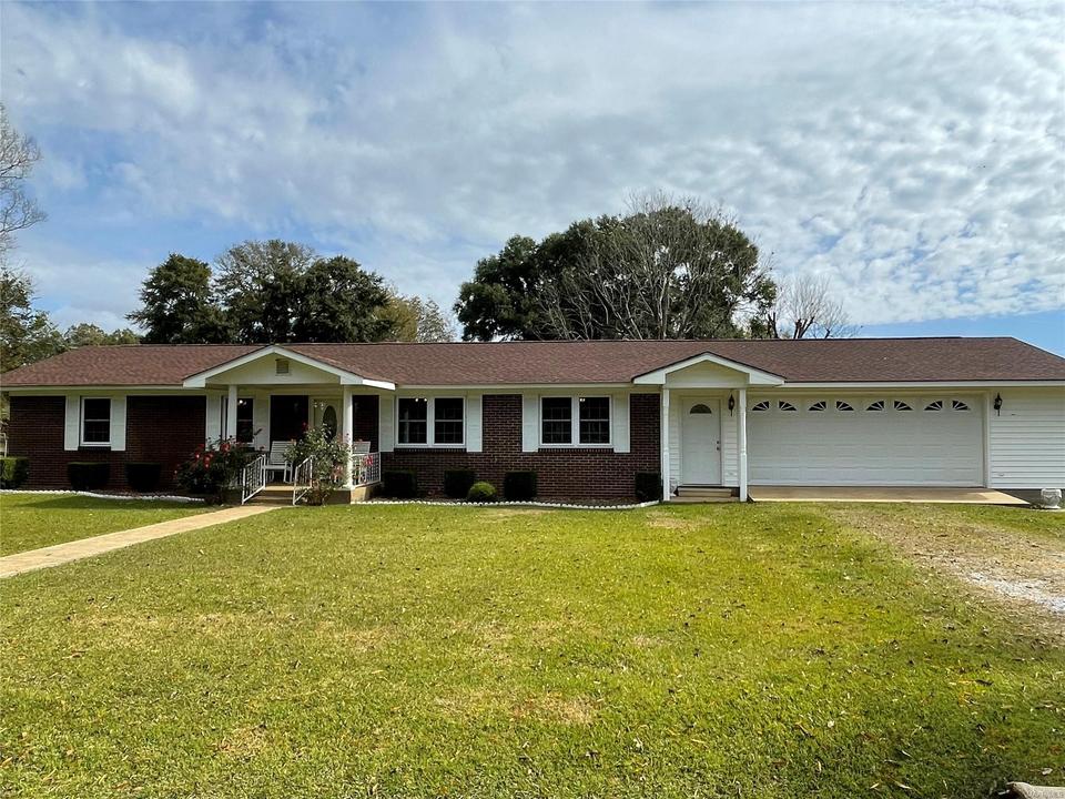2402 Parkway Dr, Selma, AL 36703 30 Photos MLS 506479 Movoto