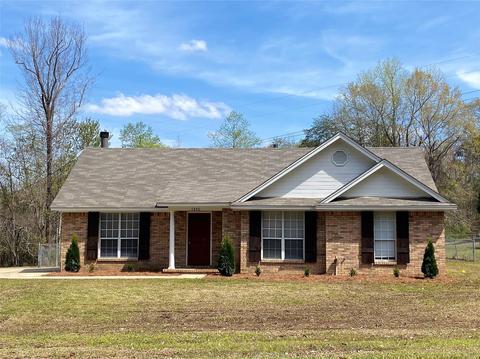 5840 Pineleaf Dr, Millbrook, AL 36054 photo 1