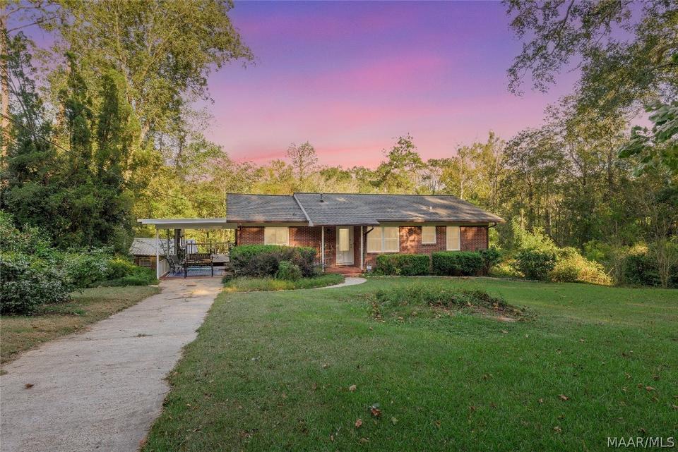 209 Westview Dr, Enterprise, AL 36330 37 Photos MLS 526160 Movoto