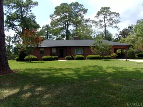 601 N Trinity St, Geneva, AL 36340 photo 1