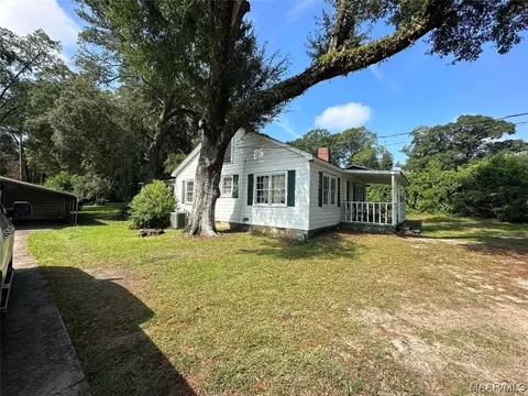 110 Register Ave, Geneva, AL 36340 photo 1