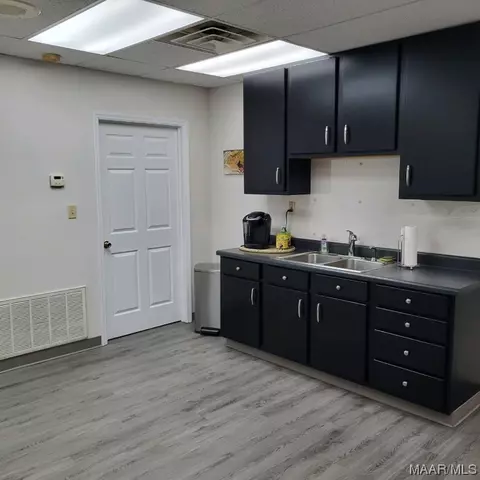 Kitchen - 615 Cahaba Rd, Selma, AL 36701 photo 1 of 1