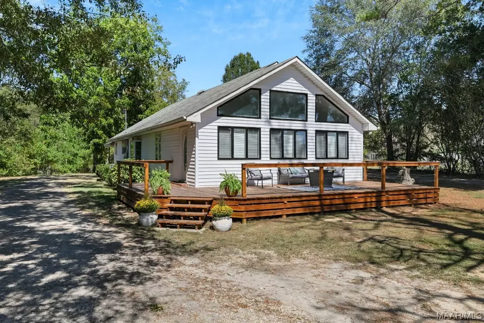 9350 Holtville Rd, Wetumpka, AL 36092 46 Photos Movoto