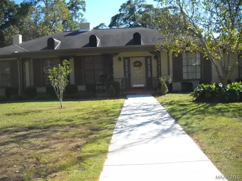 684 E Broad St, Ozark, AL 36360 photo 1