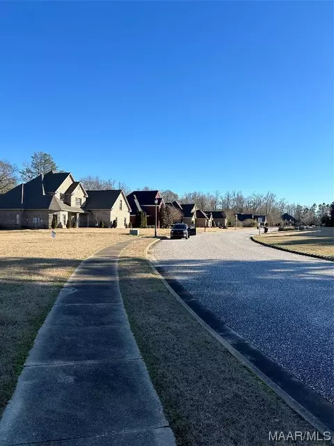 53 Mullis Crk, Pike Road, AL 36064