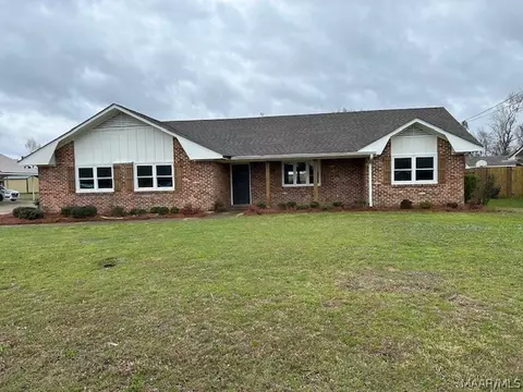 207 Pine Needle Dr, Selma, AL 36701 photo 1
