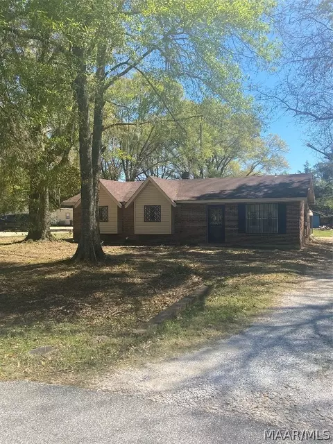 317 Miller Creek Dr, Montgomery, AL 36117