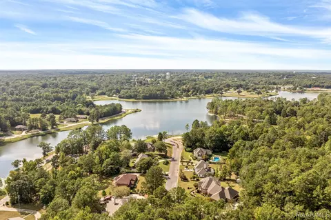606 Lakeview Dr, Tuskegee, AL 36083