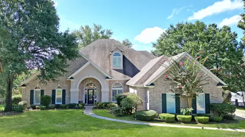 811 Mountain Lake Ct, Prattville, AL 36067
