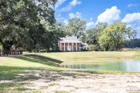 601 N Pickett St, Autaugaville, AL 36003