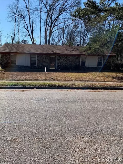869 Queensbury Dr, Montgomery, AL 36116