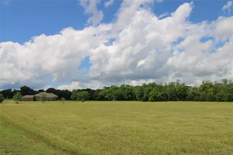 38 S Farm View Ln, Pike Road, AL 36064