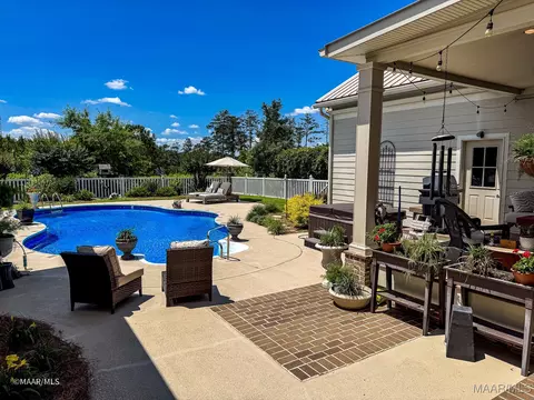 1210 Trevor Cir, Thomasville, AL 36784