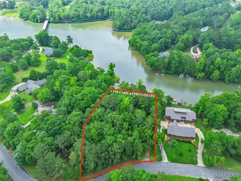 5 Peachwood Dr #1, Tallassee, AL 36078
