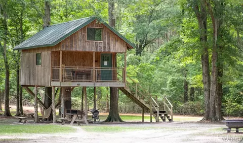 112 Fleeton Rd, Letohatchee, AL 36047