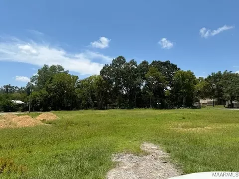 631 633 Medical Center Pkwy, Selma, AL 36701