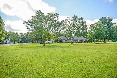 201 Mockingbird Ln, Pike Road, AL 36064