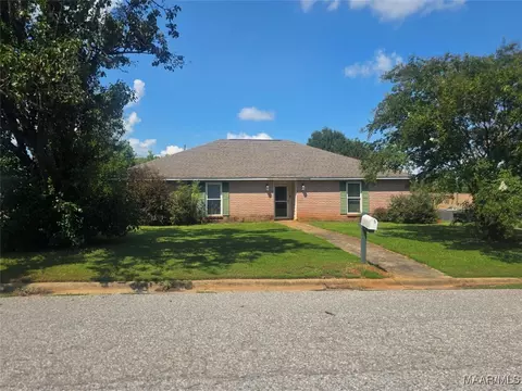 114 Honeysuckle Ct, Millbrook, AL 36054