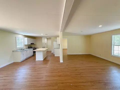261 Callen Rd, Selma, AL 36701 photo 2