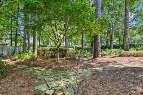 Exterior - 7149 Pinecrest Dr, Montgomery, AL 36117 photo 10 of 13