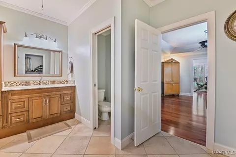Bath - 7149 Pinecrest Dr, Montgomery, AL 36117 photo 1 of 8