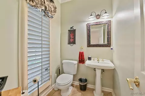 Bath - 7149 Pinecrest Dr, Montgomery, AL 36117 photo 5 of 8
