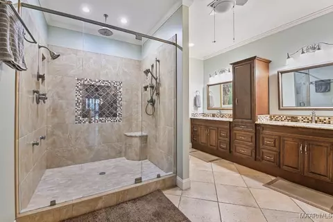 Bath - 7149 Pinecrest Dr, Montgomery, AL 36117 photo 3 of 8