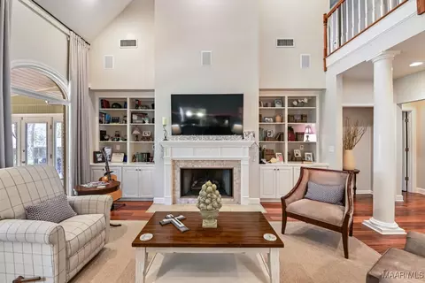Living - 7149 Pinecrest Dr, Montgomery, AL 36117 photo 1 of 7