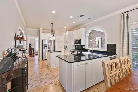 Kitchen - 7149 Pinecrest Dr, Montgomery, AL 36117 photo 10 of 10