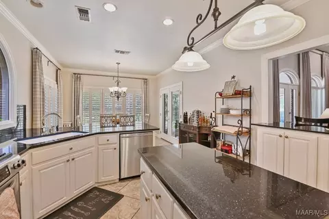 Kitchen - 7149 Pinecrest Dr, Montgomery, AL 36117 photo 5 of 10
