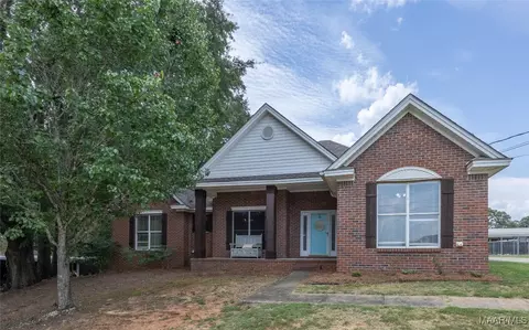 104 Blue Bird Ct, Deatsville, AL 36022