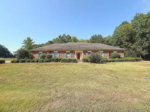 303 Drayton Dr, Selma, AL 36701