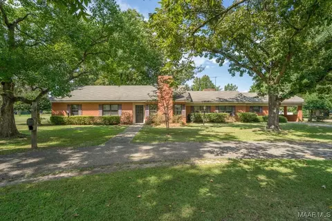 6486 W Old Hayneville Rd, Hope Hull, AL 36043