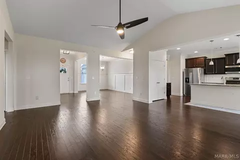 Living - 5531 Stapleton Dr, Montgomery, AL 36116 photo 2 of 3