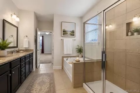 Bath - 5531 Stapleton Dr, Montgomery, AL 36116 photo 4 of 5