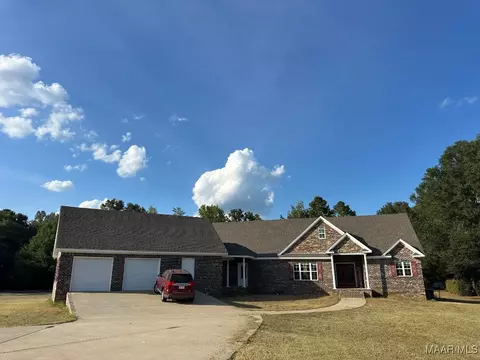 17 Indian Head Cir, Selma, AL 36701