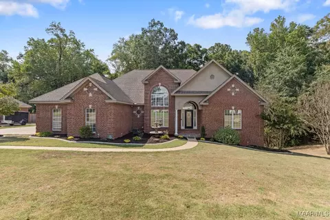 938 Silver Creek Cir, Prattville, AL 36066