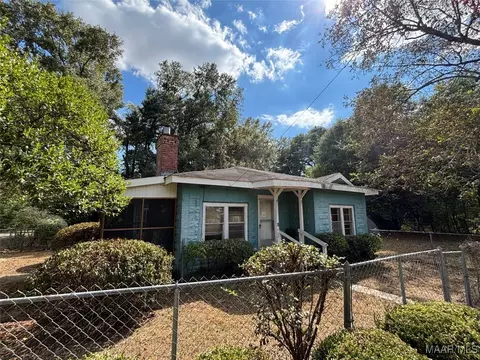402 Johnson St, Selma, AL 36701