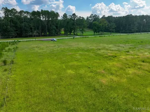 5 Honoraville Rd, Greenville, AL 36037
