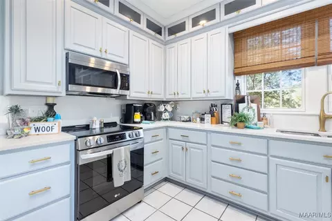 Kitchen - 511 Claud Rd, Eclectic, AL 36024 photo 1 of 4