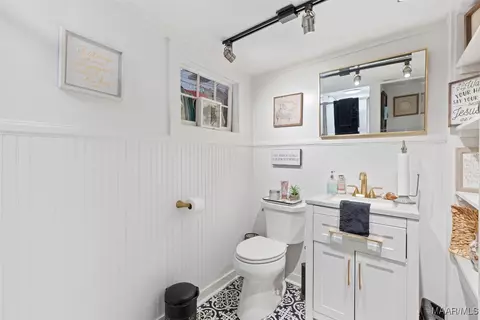 Bath - 511 Claud Rd, Eclectic, AL 36024 photo 4 of 4